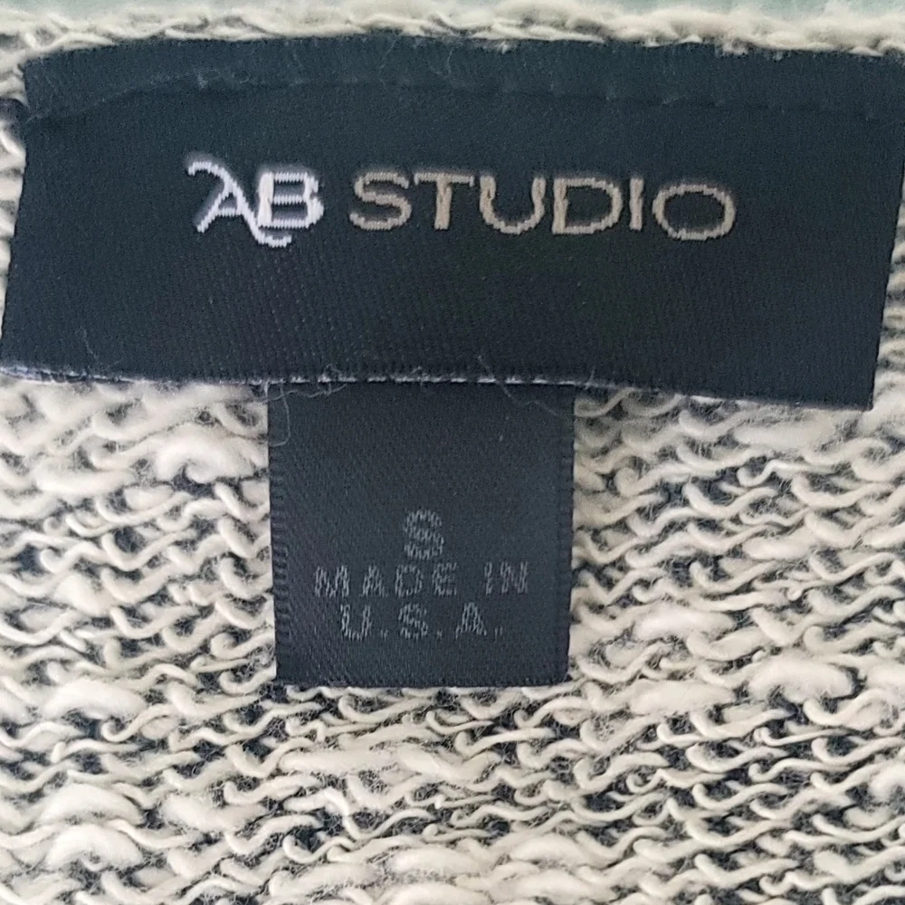 AB Studio Long Sleeve Sweater, size small - Picture 7 of 7